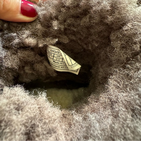 Uggs Mini Bailey Button II Boot - Picture 6 of 7